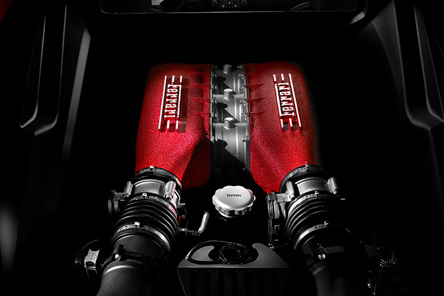 Ｖ８エンジンなのに排気音が決定的に違うワケ