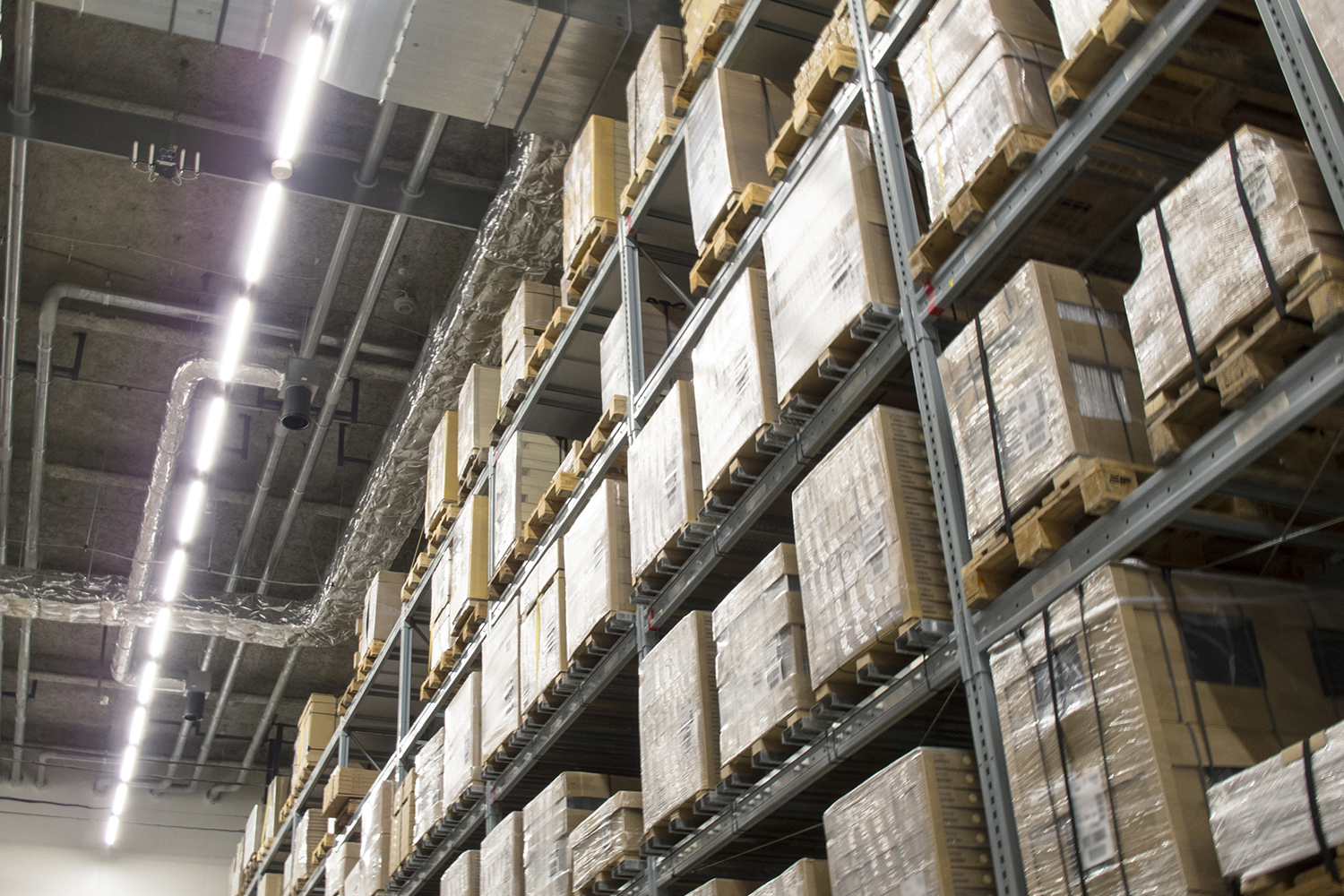 荷物を保管する倉庫