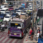 【画像】街を歩けばデコトラにサンキューハザードに軽自動車！　タイにどんどん上陸する日本の自動車文化に驚き!! 〜 画像4