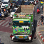 【画像】街を歩けばデコトラにサンキューハザードに軽自動車！　タイにどんどん上陸する日本の自動車文化に驚き!! 〜 画像10