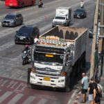 【画像】街を歩けばデコトラにサンキューハザードに軽自動車！　タイにどんどん上陸する日本の自動車文化に驚き!! 〜 画像11