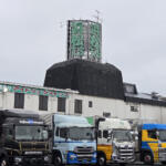 食堂はガッツリ系！　お風呂に宿泊にゲーセンまで!!　一般人も入れる「トラックステーション」に潜入したら楽しすぎた