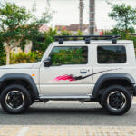 【画像】カスタムはしたいけど安心もほしい……だったら純正！　もっとジムニーが楽しくなる純正スタイル「クラギー」が登場したので歴史館と合わせて見に行ってきた 〜 画像1