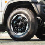 【画像】カスタムはしたいけど安心もほしい……だったら純正！　もっとジムニーが楽しくなる純正スタイル「クラギー」が登場したので歴史館と合わせて見に行ってきた 〜 画像7