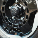 【画像】カスタムはしたいけど安心もほしい……だったら純正！　もっとジムニーが楽しくなる純正スタイル「クラギー」が登場したので歴史館と合わせて見に行ってきた 〜 画像10