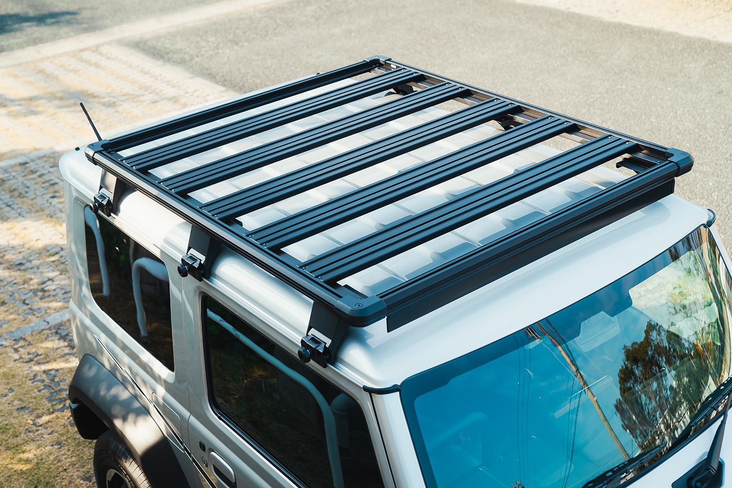 スズキ・ジムニーシエラ「クラギースタイル」のフラットルーフラック