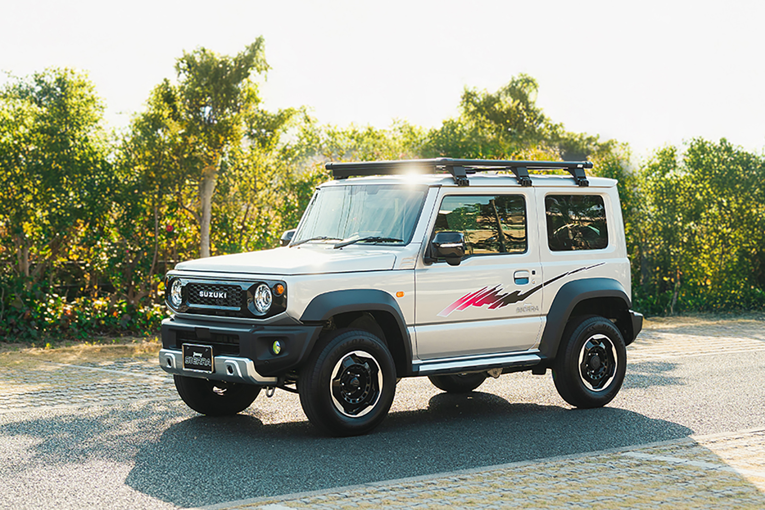 スズキ・ジムニーシエラ「クラギースタイル」のフロントスタイリング