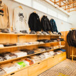 【画像】カスタムはしたいけど安心もほしい……だったら純正！　もっとジムニーが楽しくなる純正スタイル「クラギー」が登場したので歴史館と合わせて見に行ってきた 〜 画像53