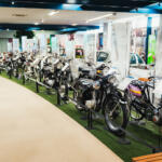 【画像】カスタムはしたいけど安心もほしい……だったら純正！　もっとジムニーが楽しくなる純正スタイル「クラギー」が登場したので歴史館と合わせて見に行ってきた 〜 画像90