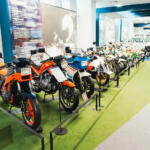 【画像】カスタムはしたいけど安心もほしい……だったら純正！　もっとジムニーが楽しくなる純正スタイル「クラギー」が登場したので歴史館と合わせて見に行ってきた 〜 画像94