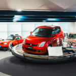 【画像】カスタムはしたいけど安心もほしい……だったら純正！　もっとジムニーが楽しくなる純正スタイル「クラギー」が登場したので歴史館と合わせて見に行ってきた 〜 画像100