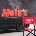 【画像】学生たちにモノづくりの素晴らしさを広めたい！　スペシャルオイルメーカー「モティーズ」がフォーミュラジムカーナに出展する想いとは 〜 画像1