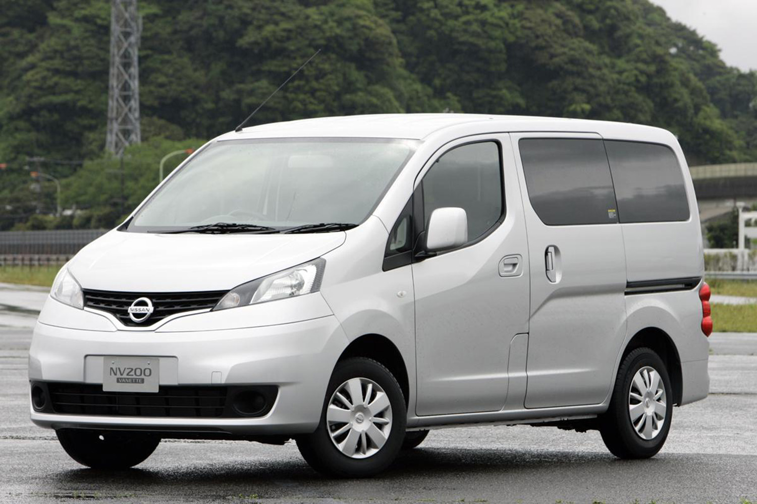 日産NV200バネットのフロントスタイリング