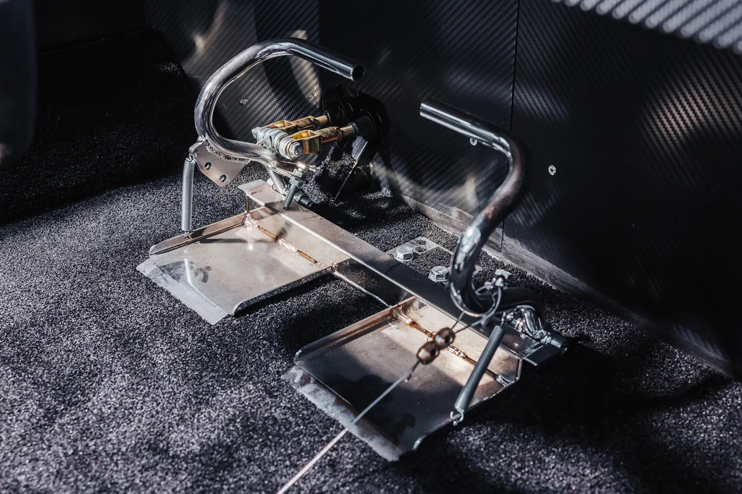 フェラーリF40を精巧に再現したキッズカー「F-Racer Junior」 〜 画像10