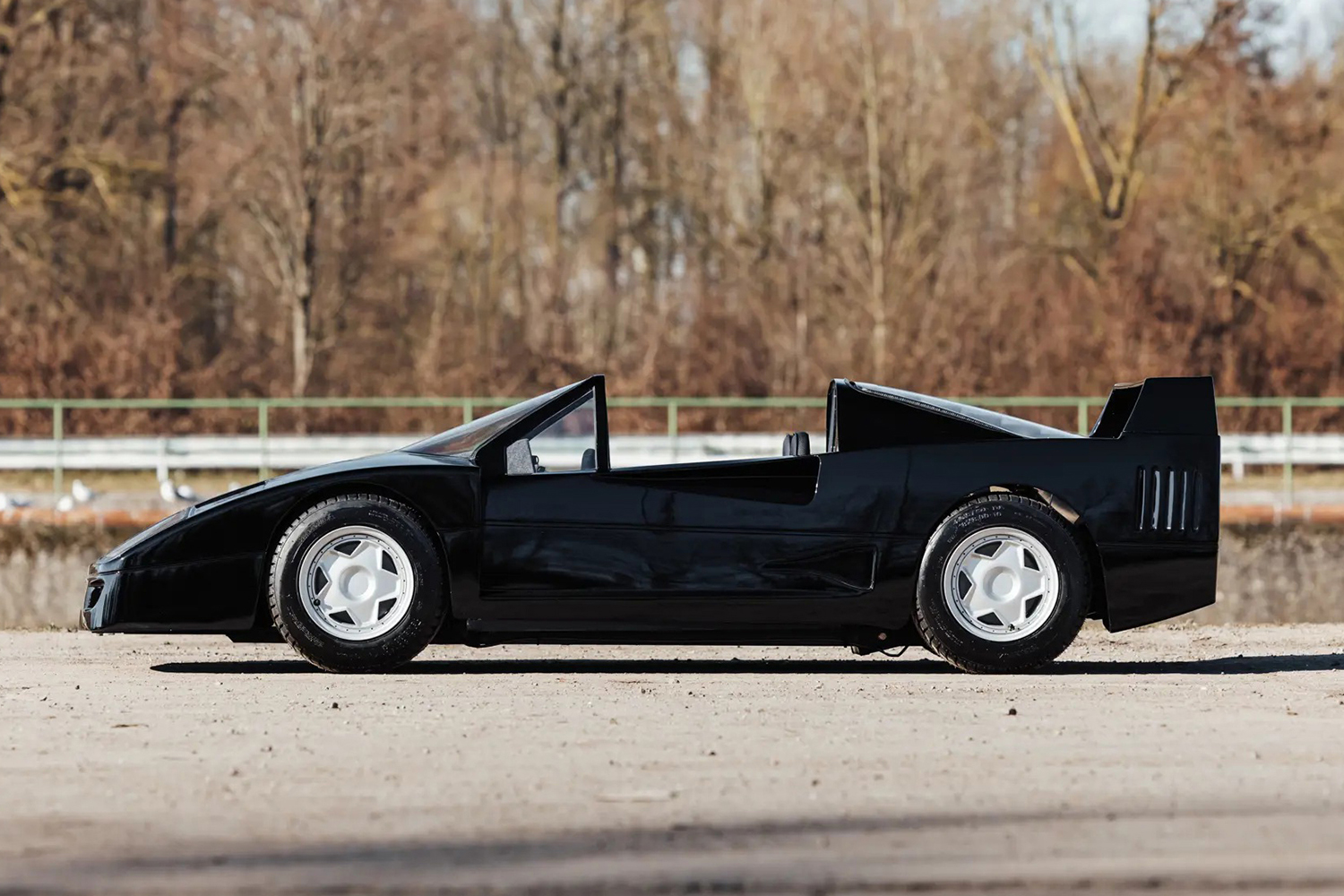 フェラーリF40を精巧に再現したキッズカー「F-Racer Junior」 〜 画像7