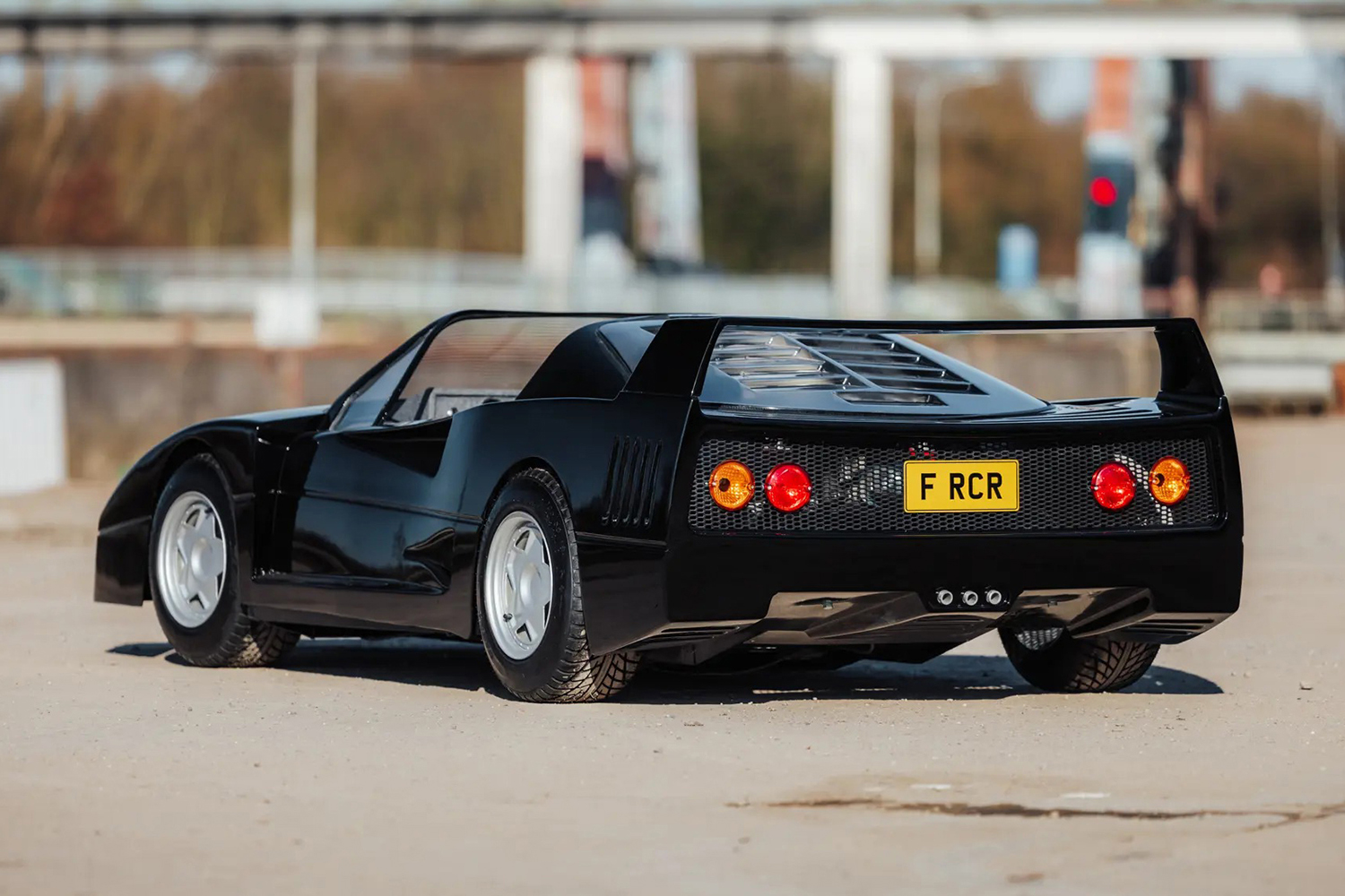 フェラーリF40を精巧に再現したキッズカー「F-Racer Junior」 〜 画像4