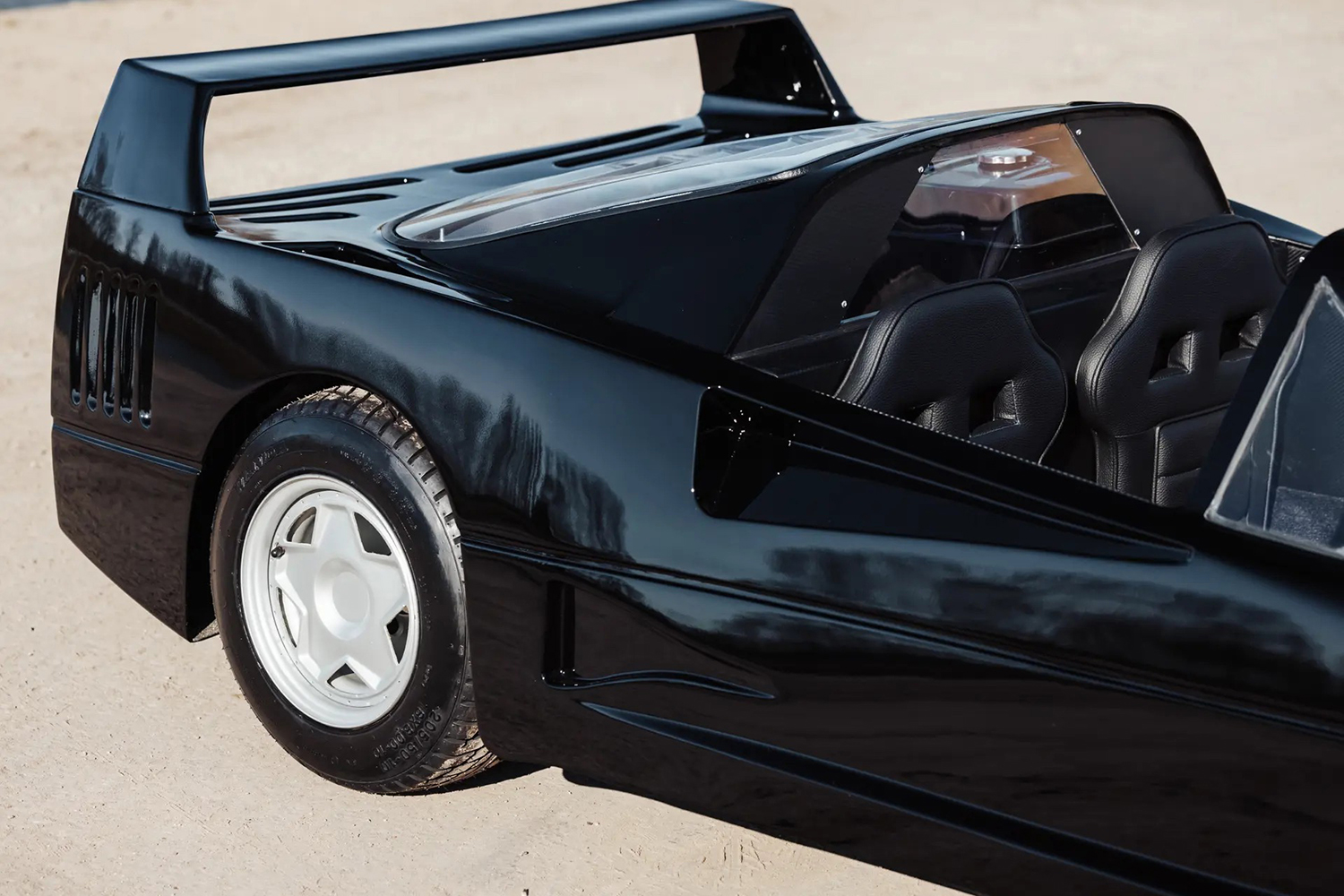 フェラーリF40を精巧に再現したキッズカー「F-Racer Junior」 〜 画像18