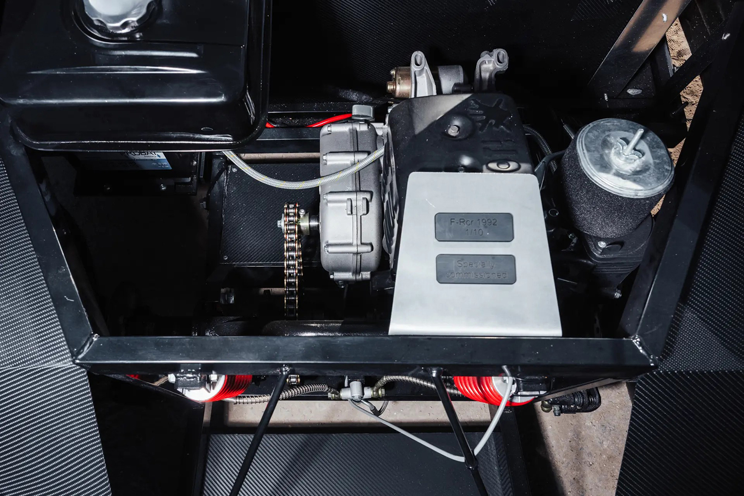 フェラーリF40を精巧に再現したキッズカー「F-Racer Junior」 〜 画像33