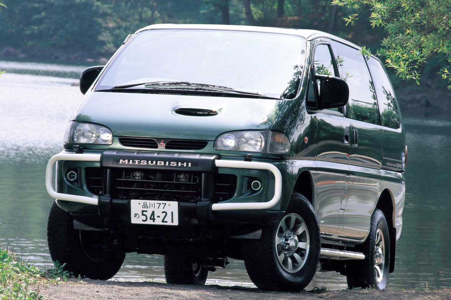 三菱デリカスペースギアのフロントスタイリング 〜 画像12