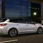 【画像】２リッターハイブリッドにGRスポーツだと？　サイズもデカいし日本とは違う欧州仕様のカローラがうらやましいぞ！ 〜 画像16