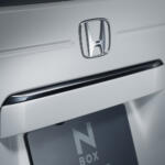 【画像】「黒」の上質感と実用性を併せもつ精悍な特別仕様車！　ホンダN-BOXに新登場の「BLACK STYLE」は注目必至 〜 画像6