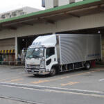 【画像】違法なのはわかっているが法を守れば仕事にならない！　危険かつ違法な「トラックの路駐駐車」には根深すぎる原因があった 〜 画像3