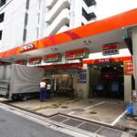 【画像】気がついてた？　ガソリンスタンドの周囲に必ずある「お堀」の正体とは 〜 画像2