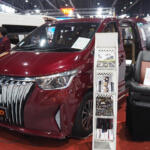 【画像】アルファード＆レクサスLMの人気がヤバい！　タイで「コミューター」の顔面整形が流行っていた!! 〜 画像2