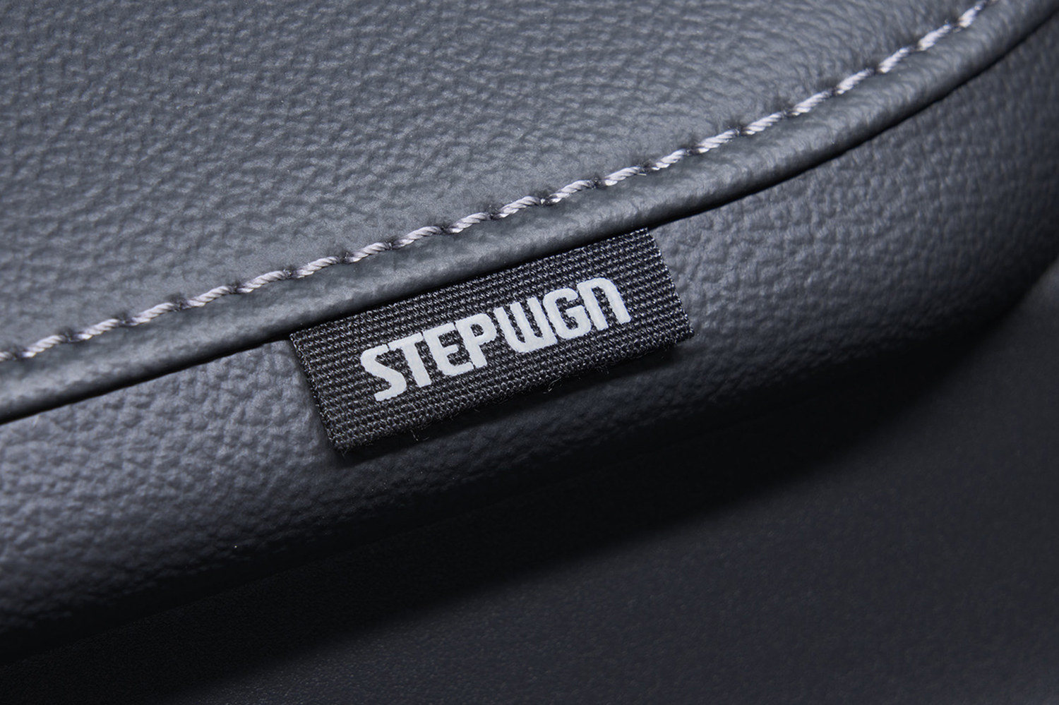 ホンダ・ステップワゴンに30周年特別仕様車が登場 〜 画像4