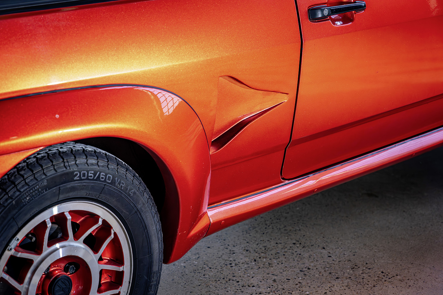 フォルクスワーゲン・ポロⅡスプリントのリヤフェンダーまわり 〜 画像5