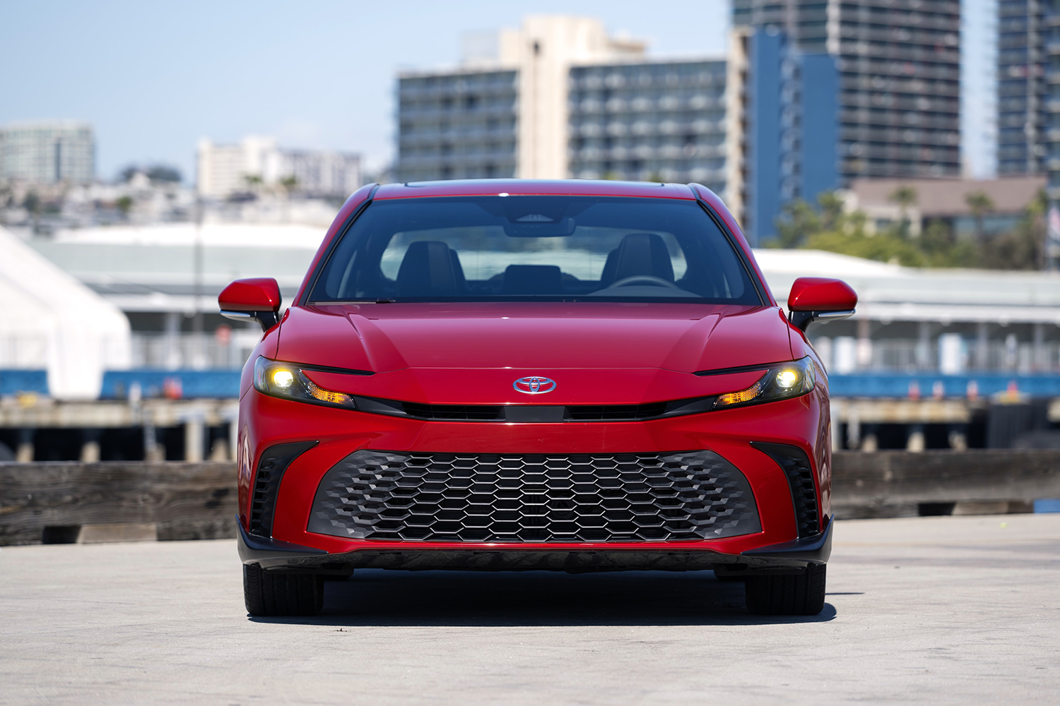 トヨタが米国生産車種の国内導入を検討