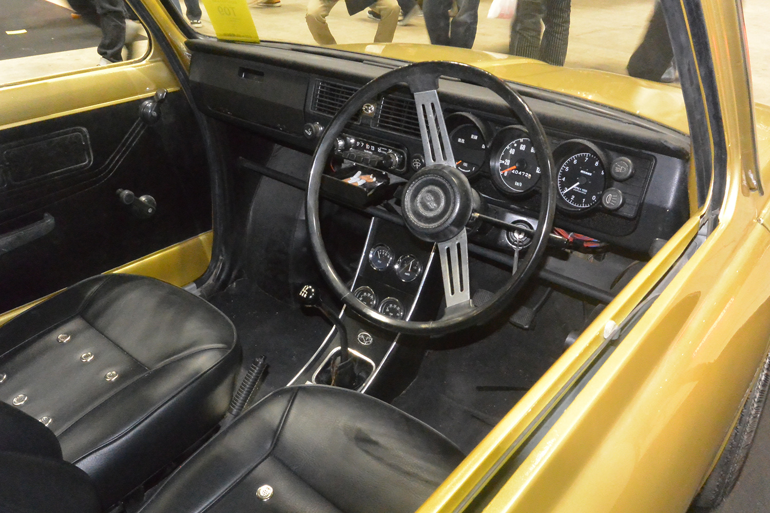 スバルR-2 HASHIMOTO RACINGのインテリア