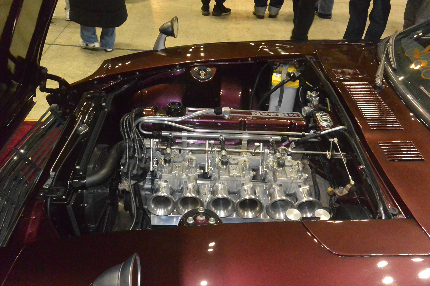 フェアレディZ チェリーボーイ殿下のエンジンルーム