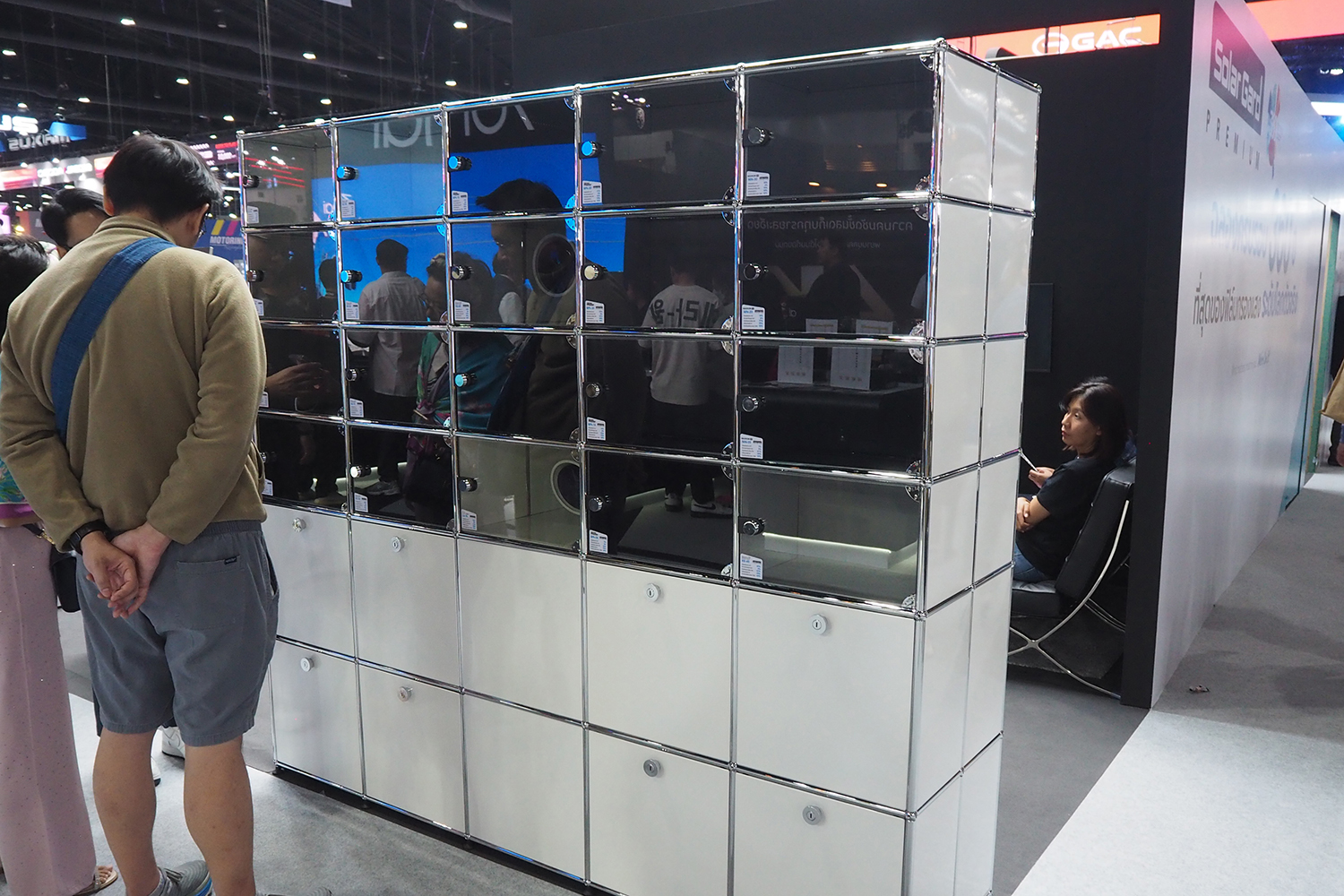 バンコクモーターエキスポでのウインドウフィルムの展示