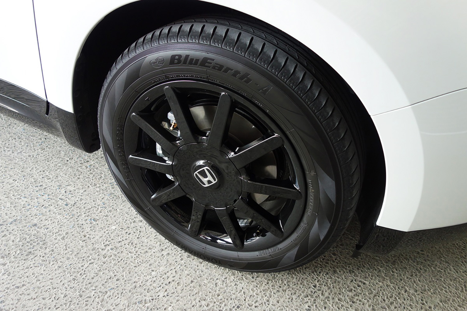 ホンダeの足まわり