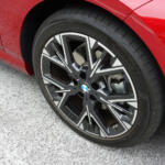 「見た目だけかよ……」　純正オプションでもホイールのインチアップが正解とは限らなかった