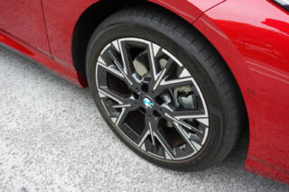 インチアップした見た目の裏で起きる「乗り心地と性能」の変化とは