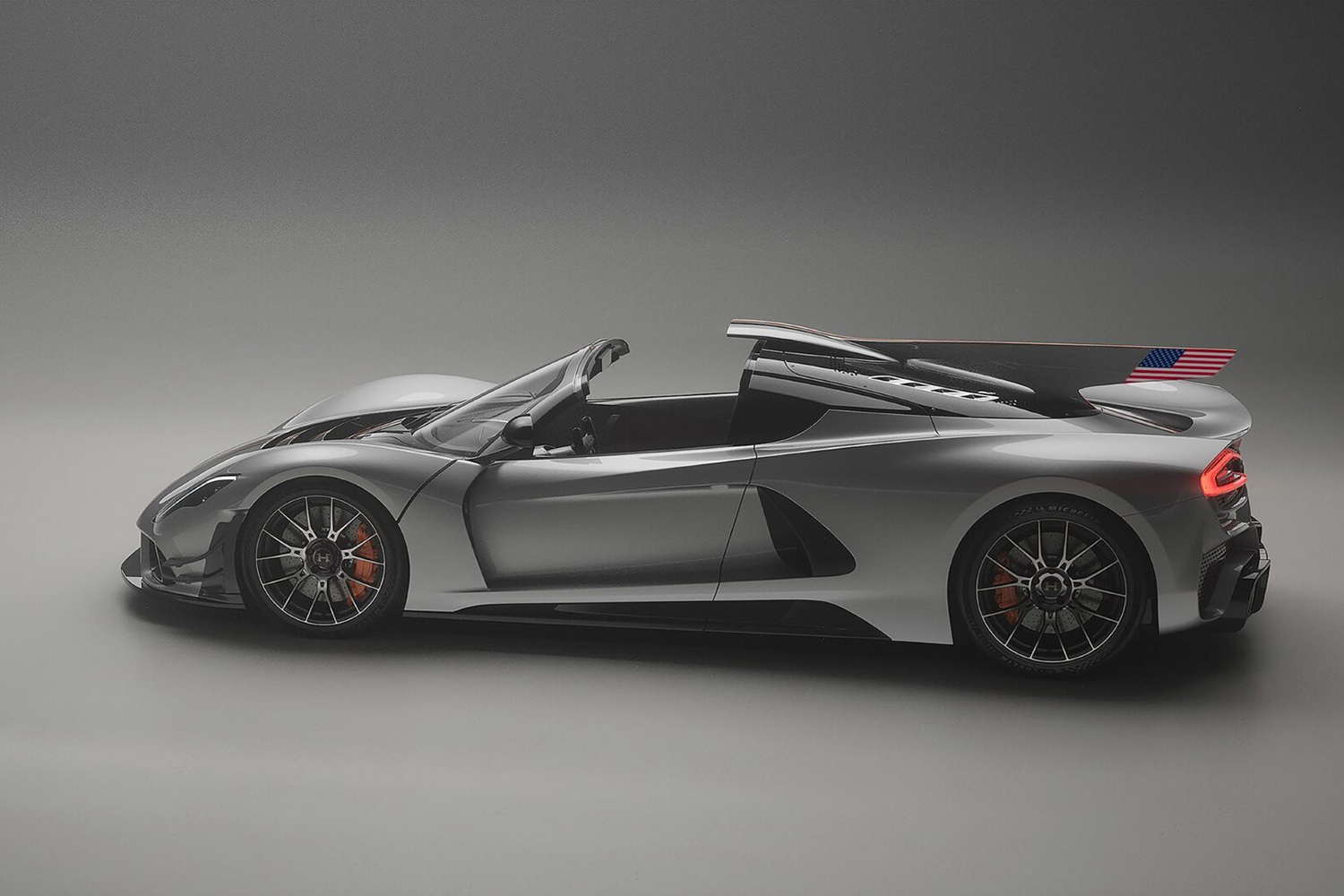 ヘネシー・ヴェノム F5-M ロードスターのサイドビュー