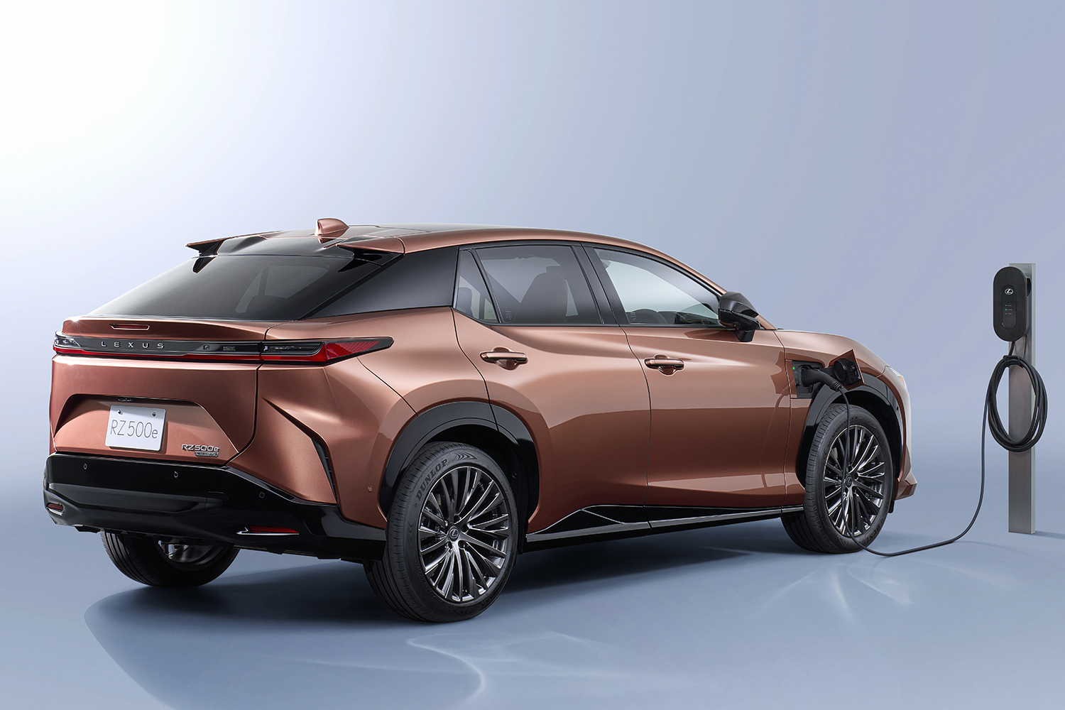 レクサスRZ350e “version L”のリヤスタイリング