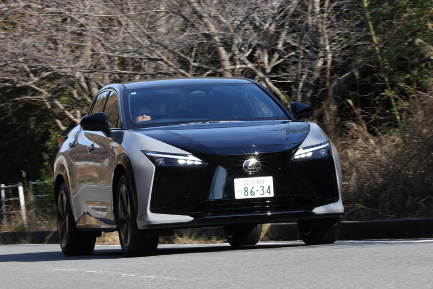 【試乗】ステア・バイ・ワイヤ採用車にエアロバリバリのスポーツモデルまで！　イマドキのクルマが物足りないなら「新型レクサスRZ」に乗るしかない