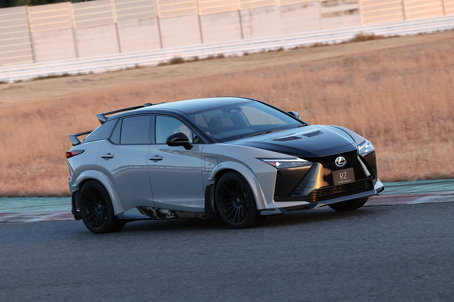 レクサスRZ600e F SPORT Performanceの走り 〜 画像37