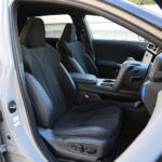 【画像】【試乗】ステア・バイ・ワイヤ採用車にエアロバリバリのスポーツモデルまで！　イマドキのクルマが物足りないなら「新型レクサスRZ」に乗るしかない 〜 画像41