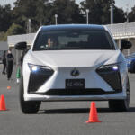 【画像】【試乗】ステア・バイ・ワイヤ採用車にエアロバリバリのスポーツモデルまで！　イマドキのクルマが物足りないなら「新型レクサスRZ」に乗るしかない 〜 画像59