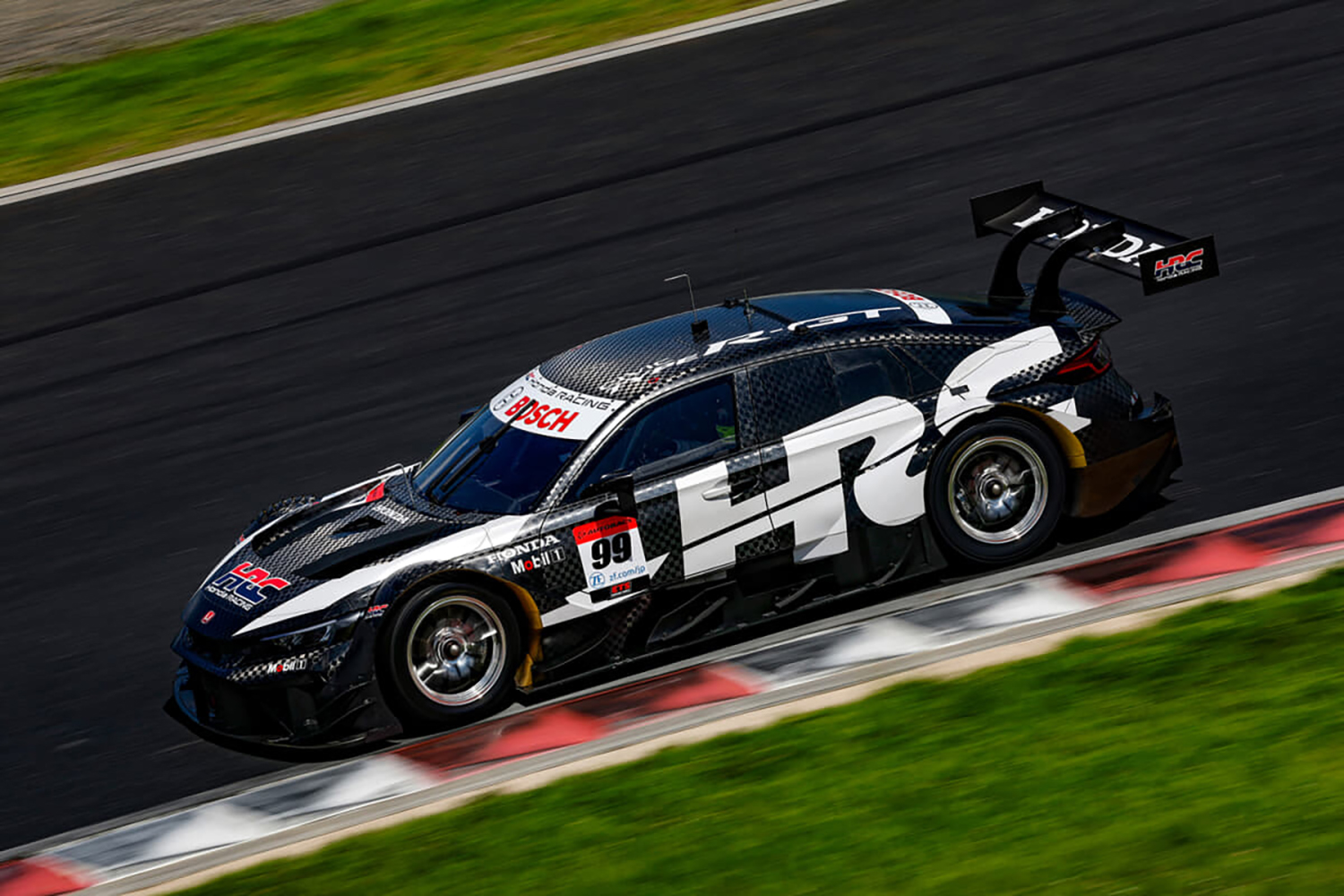 「売ってないクルマ」に「向いてないクルマ」とホンダのスーパーGTは「ベース車」で苦労の連続！　 〜 画像7