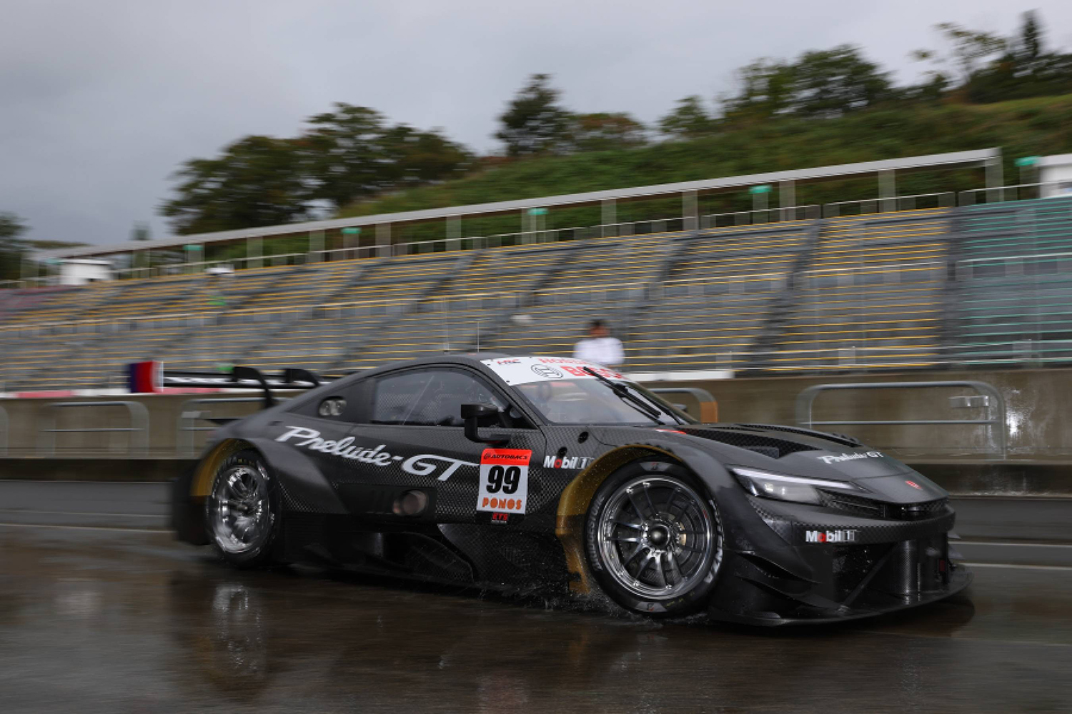 「売ってないクルマ」に「向いてないクルマ」とホンダのスーパーGTは「ベース車」で苦労の連続！　 〜 画像15