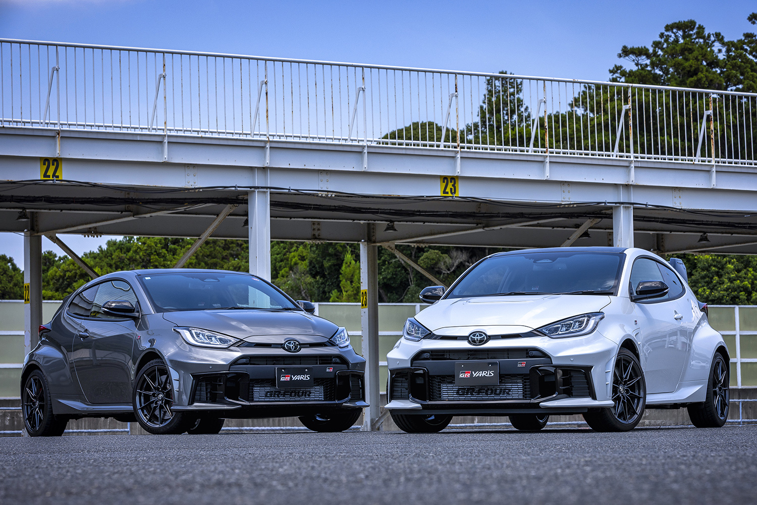 MT車とAT車の両方が設定されるモデル