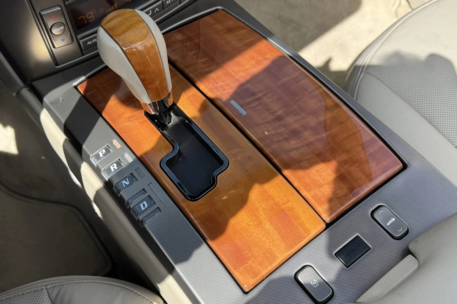 メルセデス・ベンツ SLの対抗馬を目指したキャデラックXLR 〜 画像2