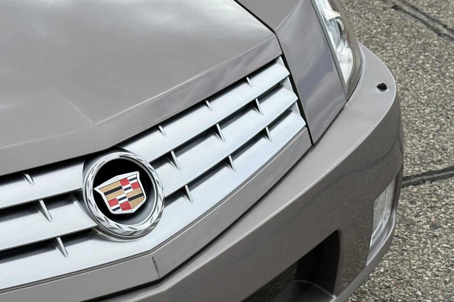 キャデラックXLRのフロントマスク 〜 画像5