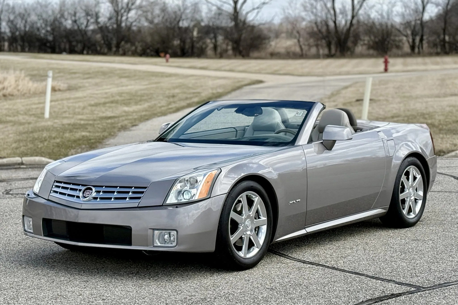 メルセデス・ベンツ SLの対抗馬を目指したキャデラックXLR 〜 画像15