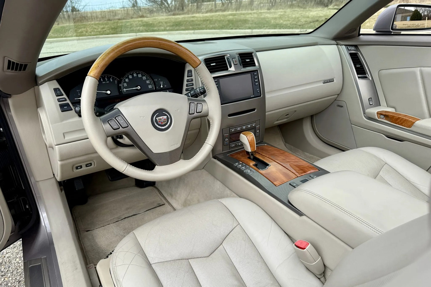 メルセデス・ベンツ SLの対抗馬を目指したキャデラックXLR 〜 画像17